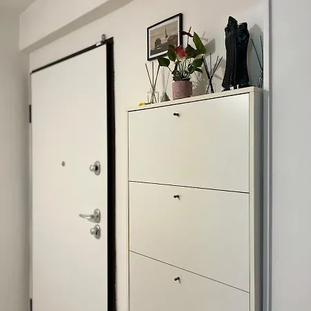 Flora Apartment *