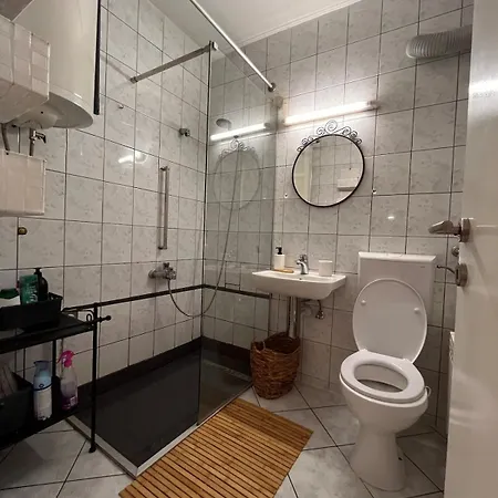 Flora Apartment *